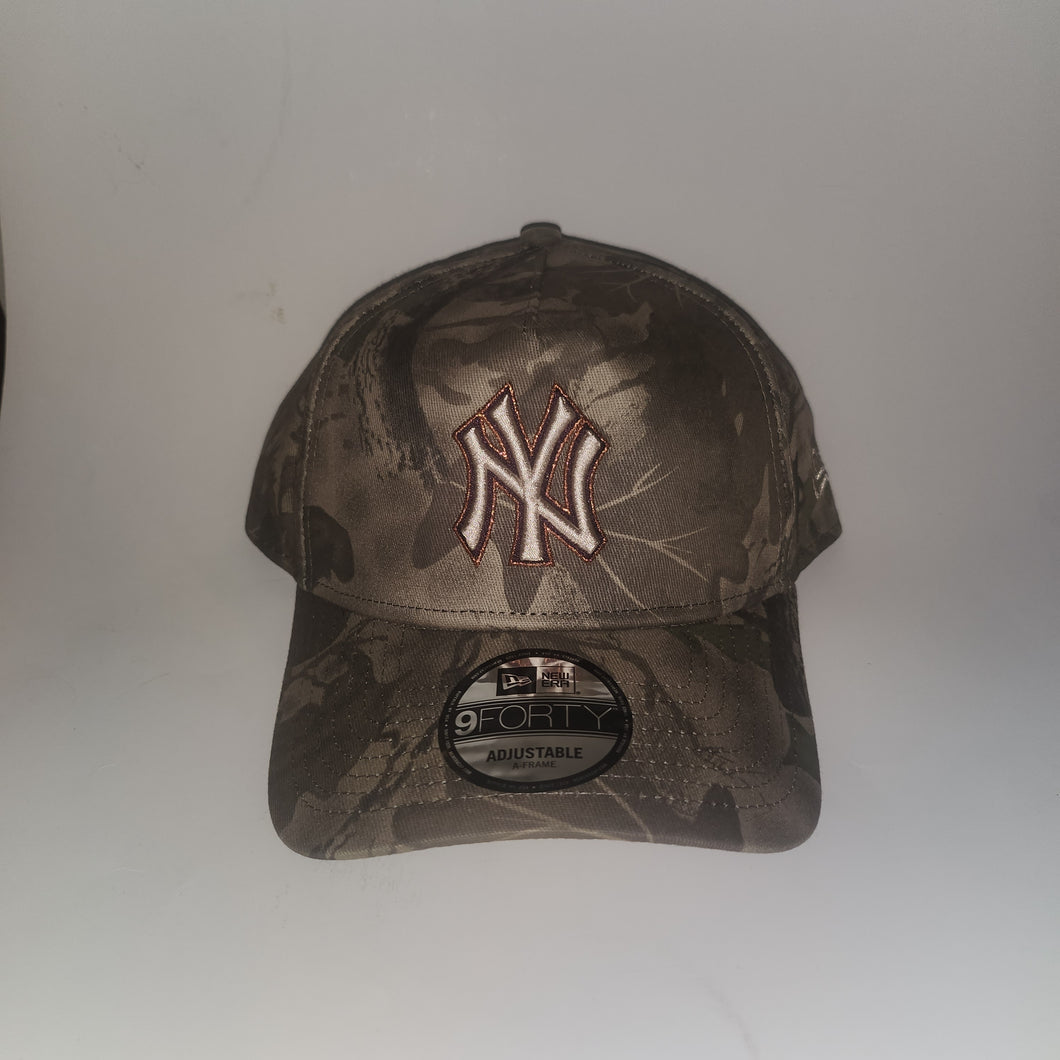 New Era Yankees 9FORTY AF Realtree Cap White Orange Thread.